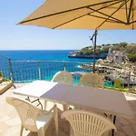 Beautiful private villa on the sea