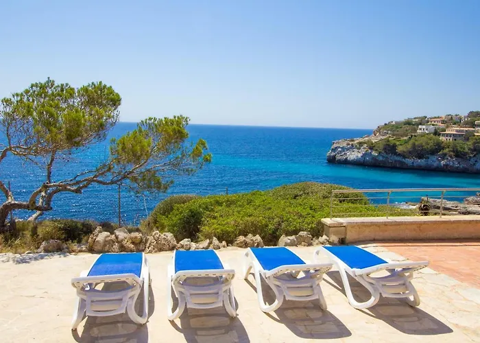 Beautiful private villa on the sea